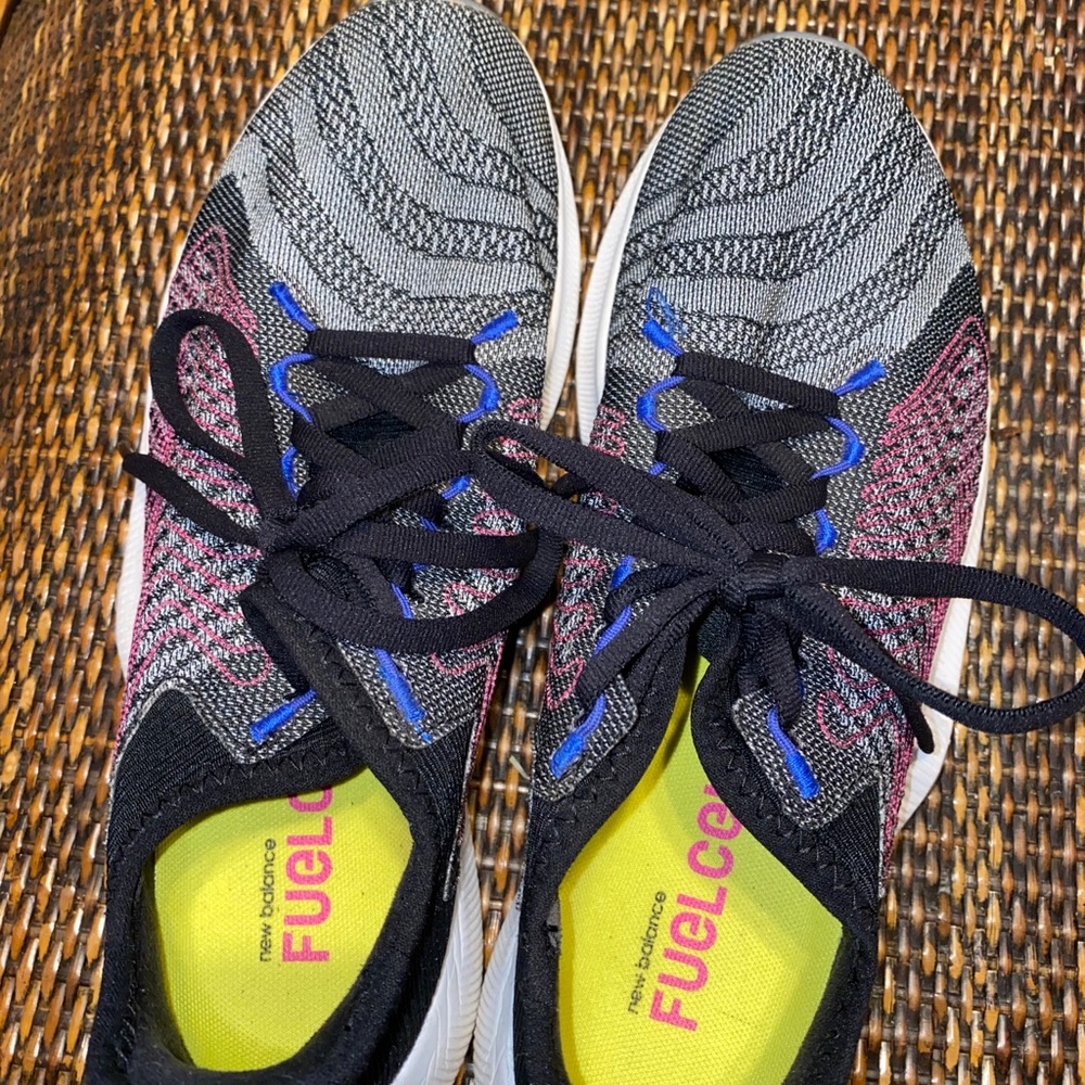Women’s NEWBALANCE fuel cell shoes